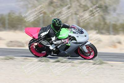 media/Dec-01-2025-Moto Forza (Mon) [[2daa91e15f]]/3-Beginner Group/Session 2 (Turn 7 Inside Pans)/